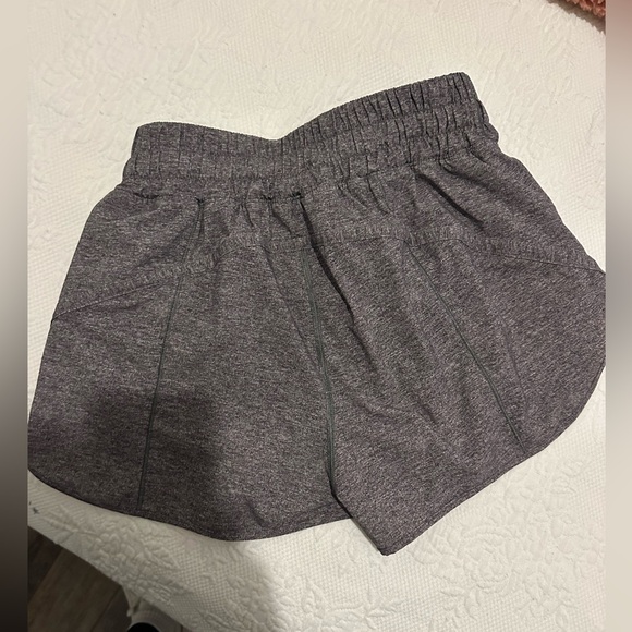 Lululemon HR Hotty Hot 2.5” - Picture 2 of 2